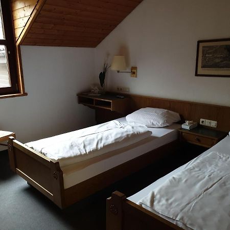 Autobahnraststatte Und Hotel Riedener Wald Ost Hausen  Zewnętrze zdjęcie