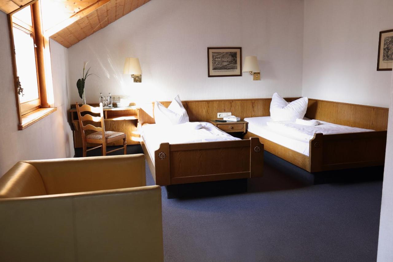 Autobahnraststatte Und Hotel Riedener Wald Ost Hausen  Zewnętrze zdjęcie