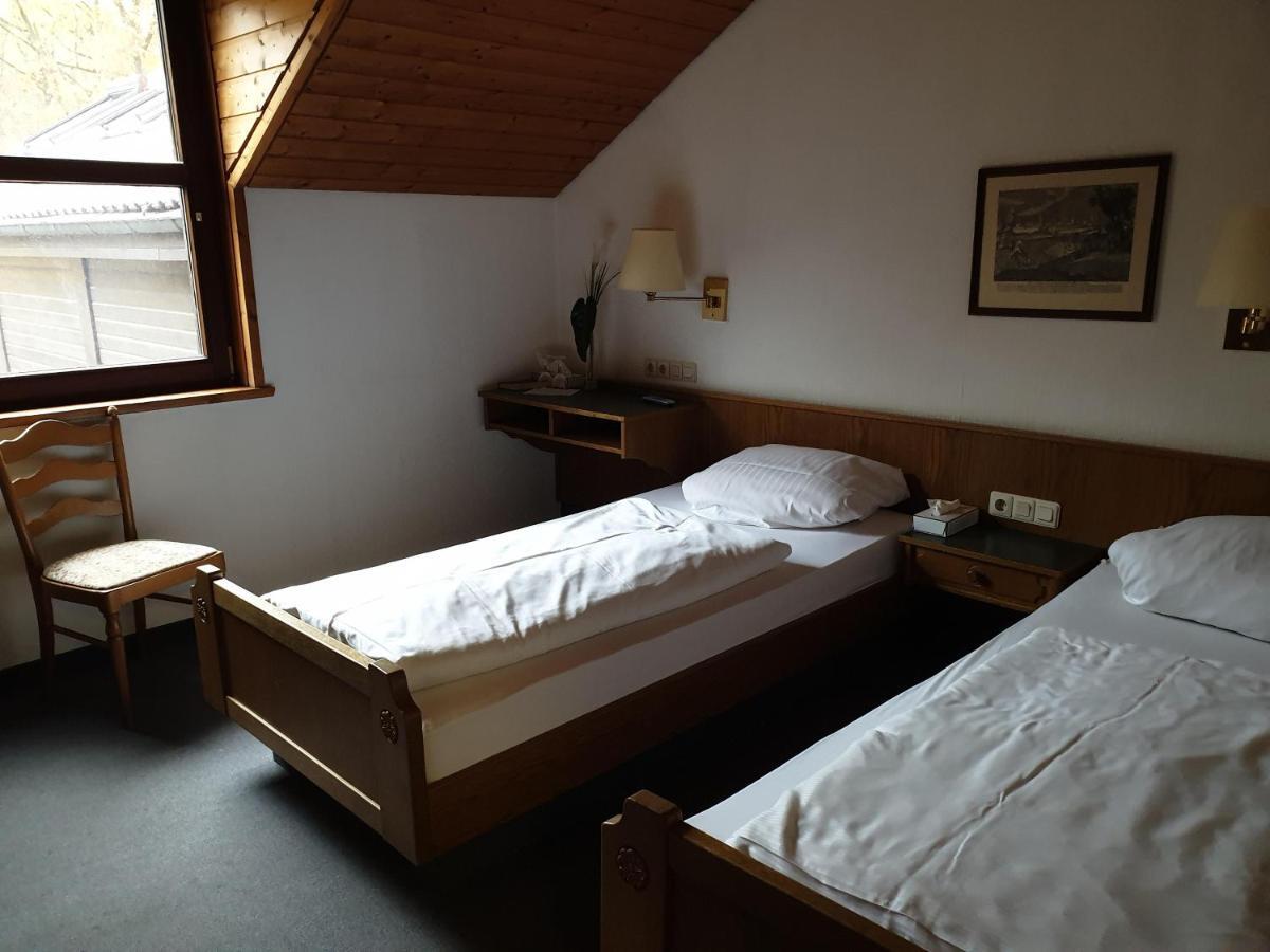 Autobahnraststatte Und Hotel Riedener Wald Ost Hausen  Zewnętrze zdjęcie