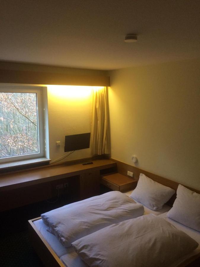 Autobahnraststatte Und Hotel Riedener Wald Ost Hausen  Zewnętrze zdjęcie
